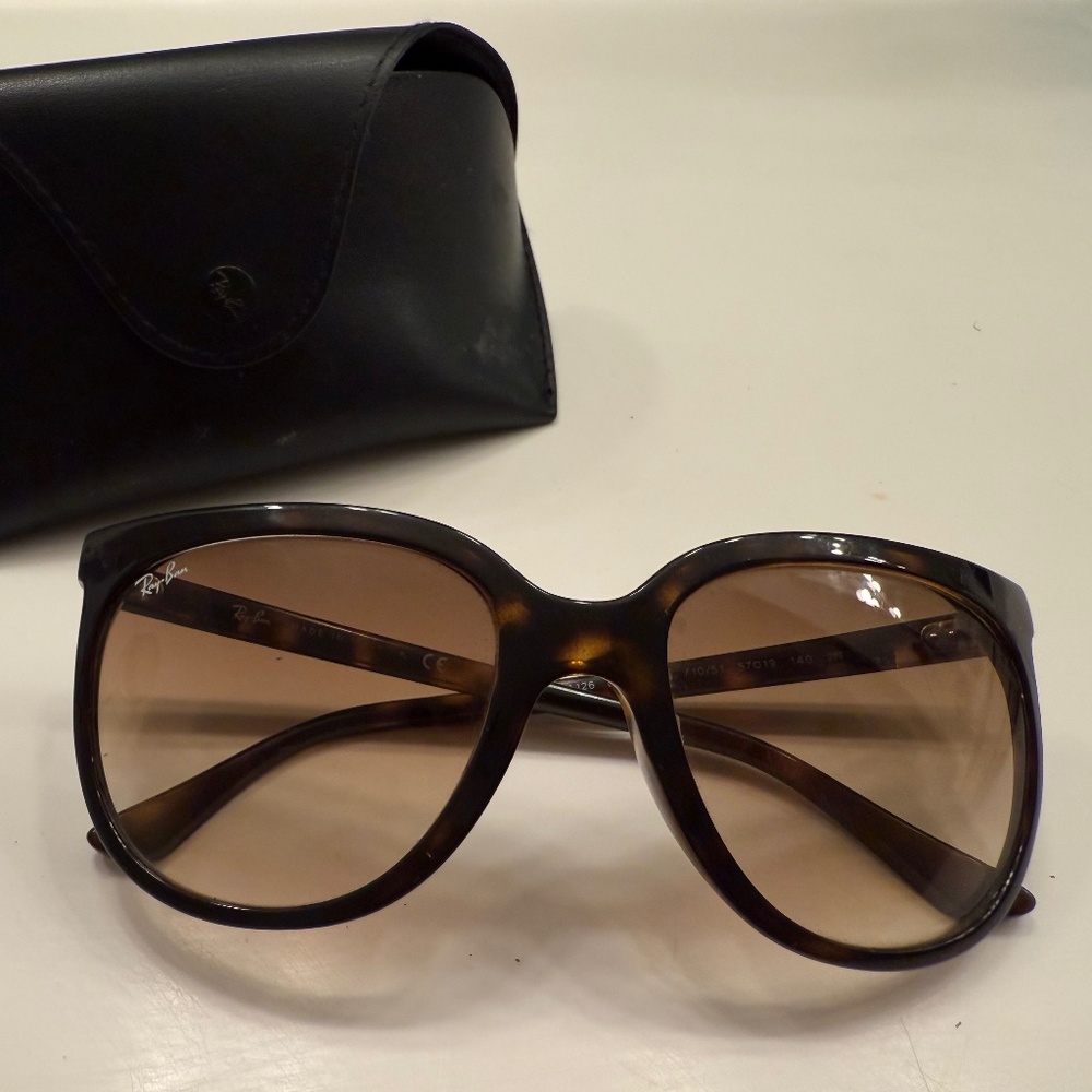 Ray Ban sun glasses RB4126 CATS 1000